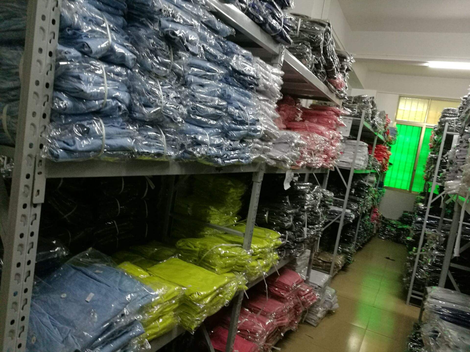 无意闯入的服贸宝藏 1件只要3元起的隐形批发王国